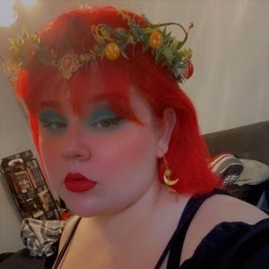 Meet your Posher, Nakia